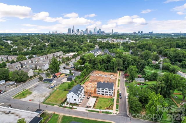 1013 Revival Row, Charlotte, NC 28208