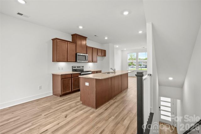 1013 Revival Row, Charlotte, NC 28208