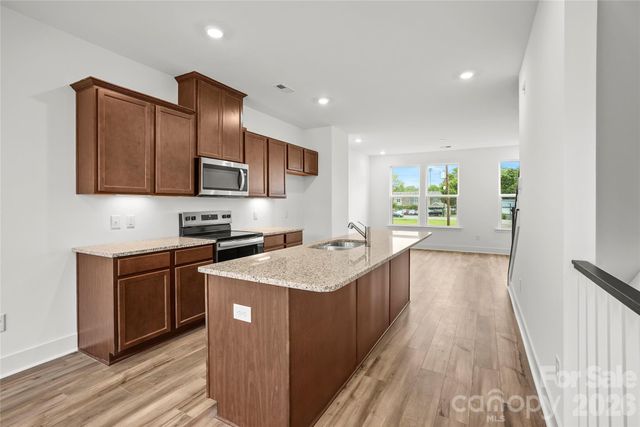 1013 Revival Row, Charlotte, NC 28208