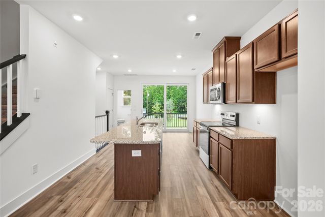 1013 Revival Row, Charlotte, NC 28208