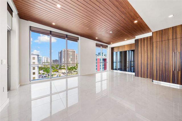 111 GOLDEN GATE POINT 801PH, Sarasota, FL 34236