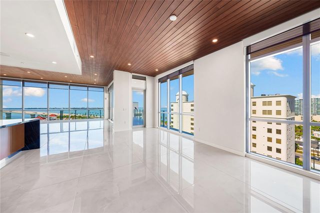 111 GOLDEN GATE POINT 801PH, Sarasota, FL 34236