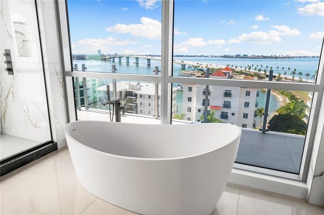 111 GOLDEN GATE POINT 801PH, Sarasota, FL 34236