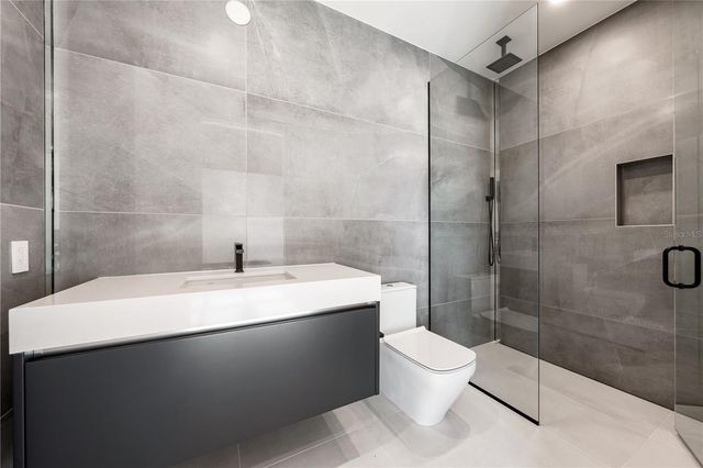 111 GOLDEN GATE POINT 801PH, Sarasota, FL 34236