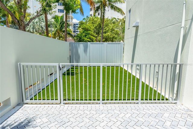 111 GOLDEN GATE POINT 801PH, Sarasota, FL 34236