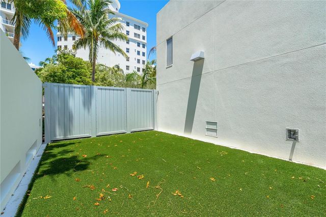 111 GOLDEN GATE POINT 801PH, Sarasota, FL 34236