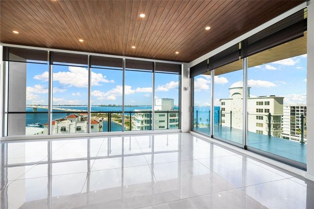 111 GOLDEN GATE POINT 801PH, Sarasota, FL 34236