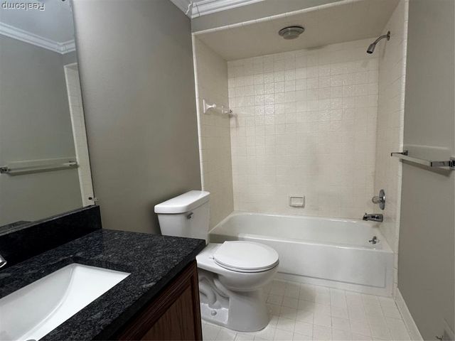 15721 Huntcliff Drive, Macomb, MI 48044