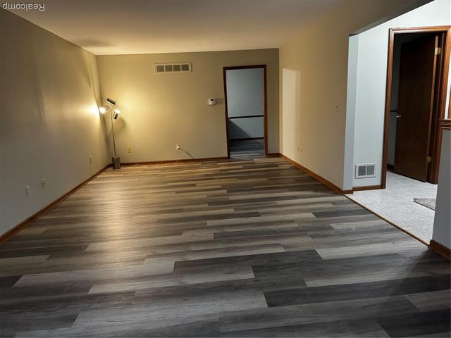 15721 Huntcliff Drive, Macomb, MI 48044