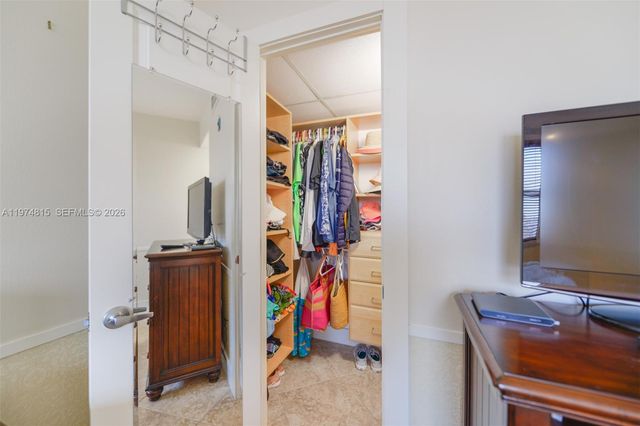 1980 S Ocean Dr 21M, Hallandale Beach, FL 33009