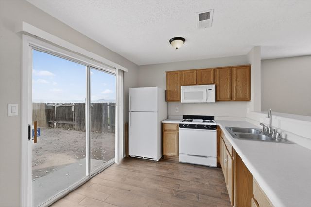 1112 Angelina Daisy Street SW, Albuquerque, NM 87121