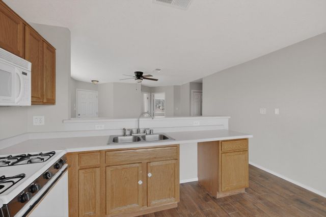 1112 Angelina Daisy Street SW, Albuquerque, NM 87121