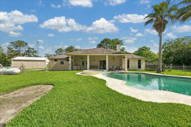 14325 Santo Park Road, Texas City, TX 77539