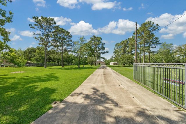 14325 Santo Park Road, Texas City, TX 77539