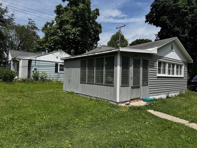 2356 N 2nd LANE, Summit, WI 53066
