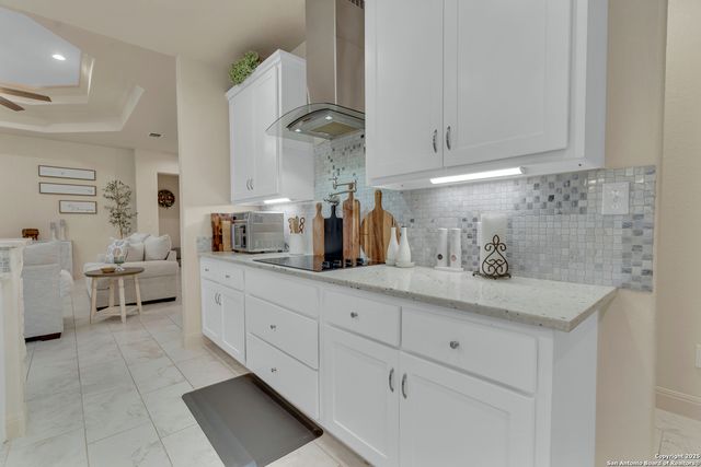 300 Abrego Lake, Floresville, TX 78114