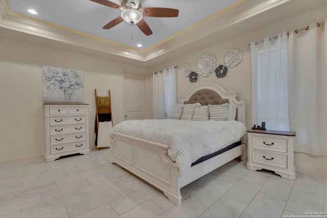 300 Abrego Lake, Floresville, TX 78114