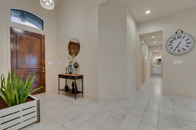 300 Abrego Lake, Floresville, TX 78114