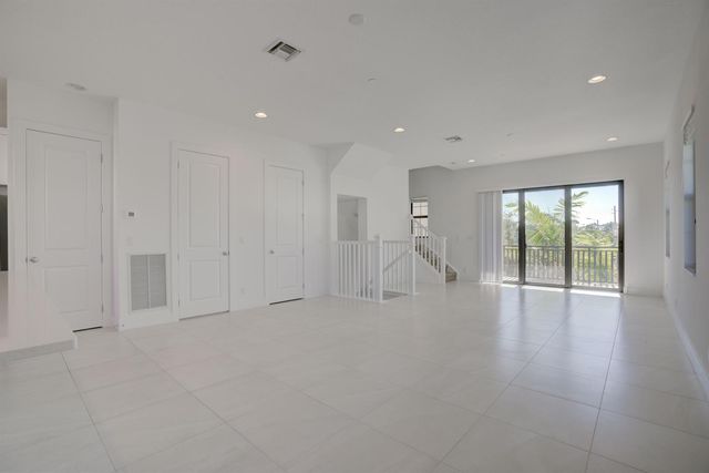 5113 Beckman Terrace, Palm Beach Gardens, FL 33418