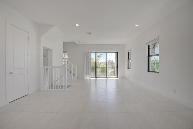 5113 Beckman Terrace, Palm Beach Gardens, FL 33418