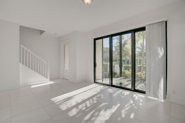 5113 Beckman Terrace, Palm Beach Gardens, FL 33418