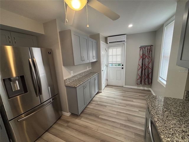 107 W 6TH STREET A, Sanford, FL 32771