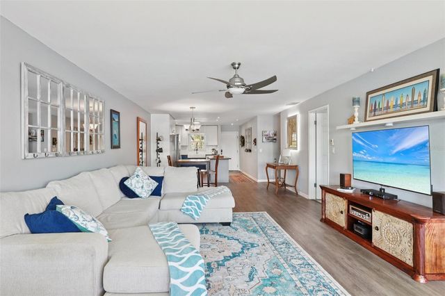 3850 13TH AVENUE N 210, St Petersburg, FL 33713