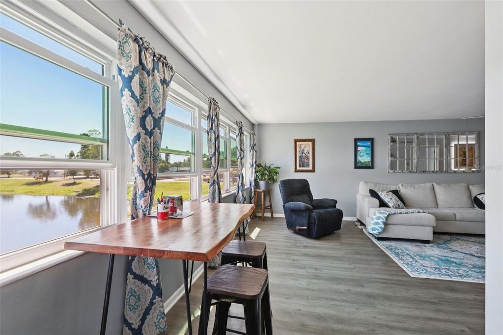 Image 16 of property listing at 3850 13TH AVENUE N 210, St Petersburg, FL 33713