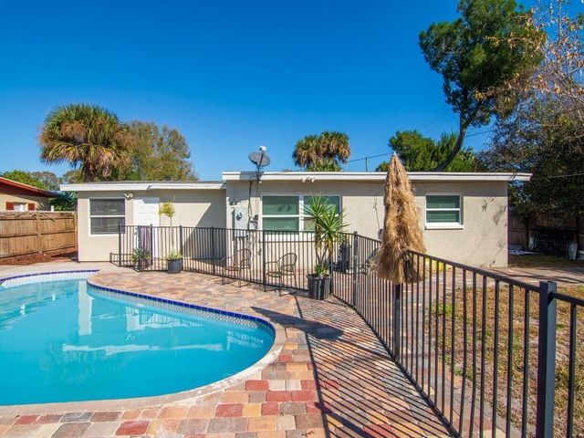 703 5th Place SW, Vero Beach, FL 32962