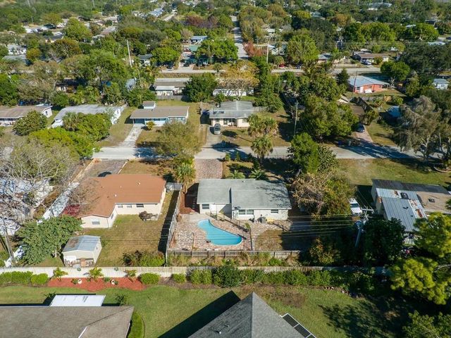 703 5th Place SW, Vero Beach, FL 32962