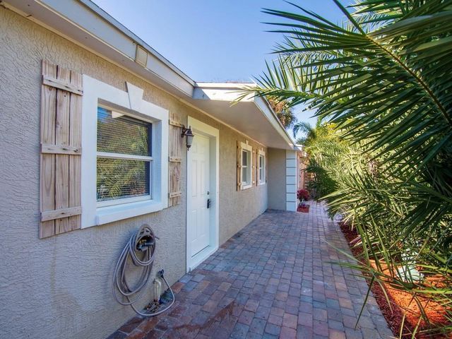 703 5th Place SW, Vero Beach, FL 32962