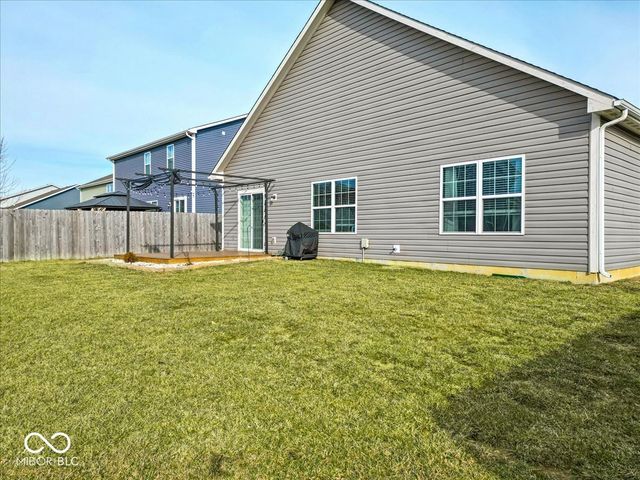 452 Haywood Drive, Greenfield, IN 46140