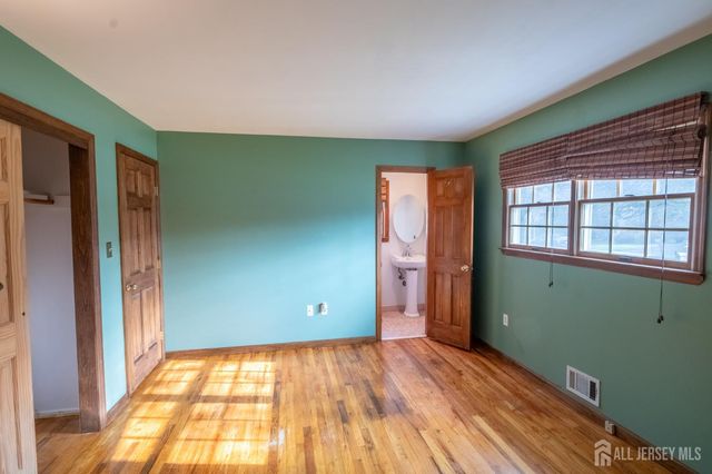 12 Francis Road, East Brunswick, NJ 08816