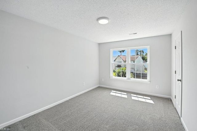 366 Pear Ridge CIR, Newport News, VA 23602