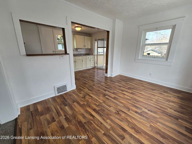 610 Bluff Street, Lansing, MI 48906