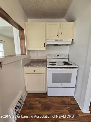 610 Bluff Street, Lansing, MI 48906