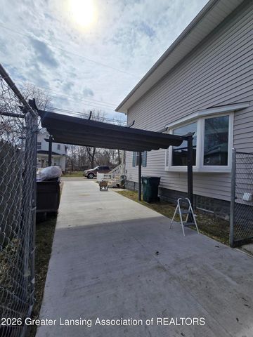 610 Bluff Street, Lansing, MI 48906