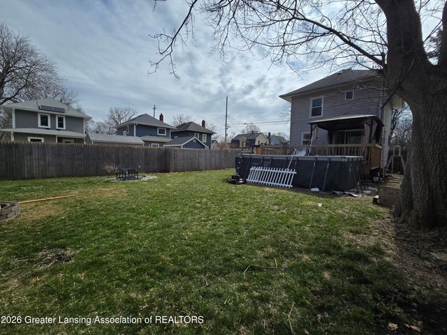 610 Bluff Street, Lansing, MI 48906