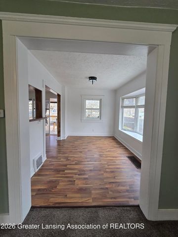 610 Bluff Street, Lansing, MI 48906