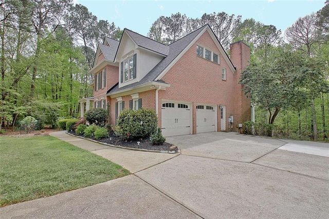 205 Woodcreek Lane, Fayetteville, GA 30215