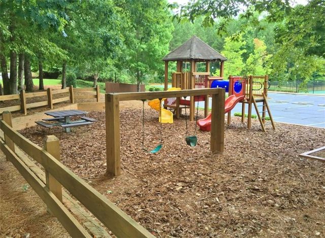 205 Woodcreek Lane, Fayetteville, GA 30215