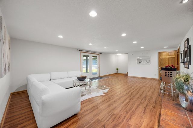 3606 Sun Valley Drive, North Liberty, IA 52317