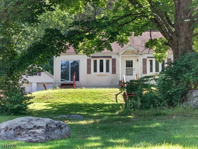156 Rockaway Rd, Tewksbury Twp., NJ 08833