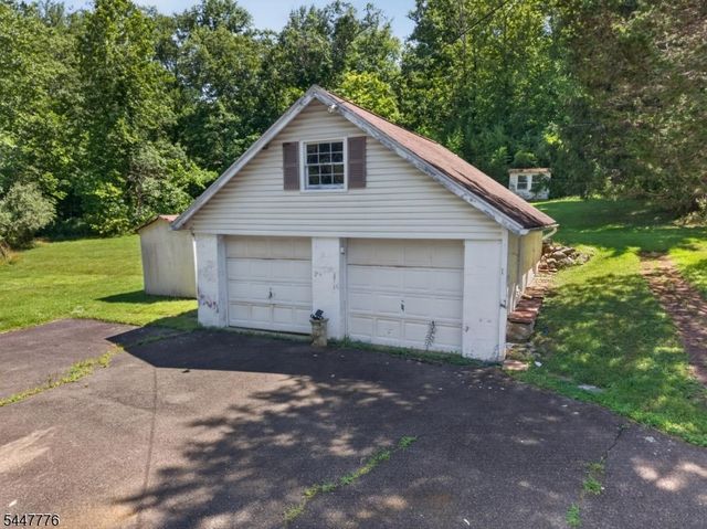 156 Rockaway Rd, Tewksbury Twp., NJ 08833