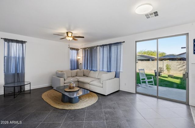 220 W BEECHNUT Place, Chandler, AZ 85248