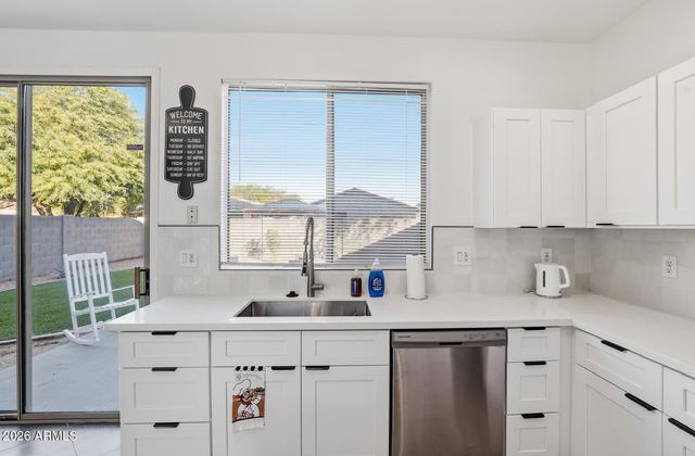 220 W BEECHNUT Place, Chandler, AZ 85248