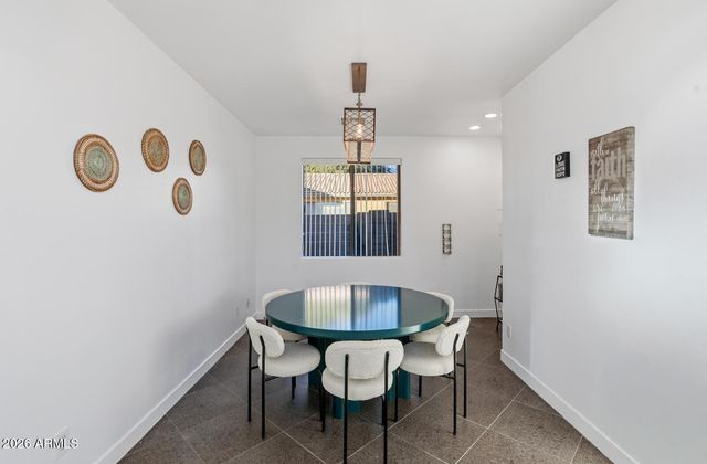 220 W BEECHNUT Place, Chandler, AZ 85248