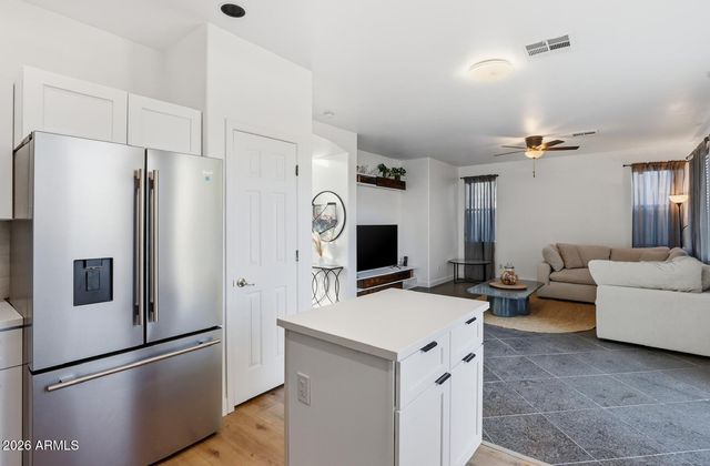 220 W BEECHNUT Place, Chandler, AZ 85248
