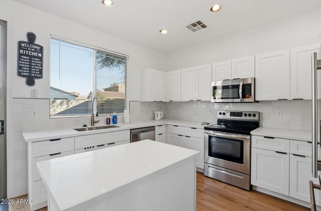 220 W BEECHNUT Place, Chandler, AZ 85248
