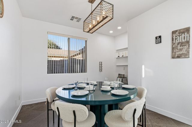 220 W BEECHNUT Place, Chandler, AZ 85248